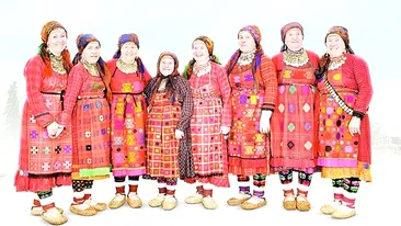 Solistele septuagenare l-au detronat pe Dima Bilan, castigator Eurovision, la selectia nationala si au isterizat publicul in semifinalele de la Baku. Bunicutele din Rusia sunt cosmarul Elenei la Eurovision