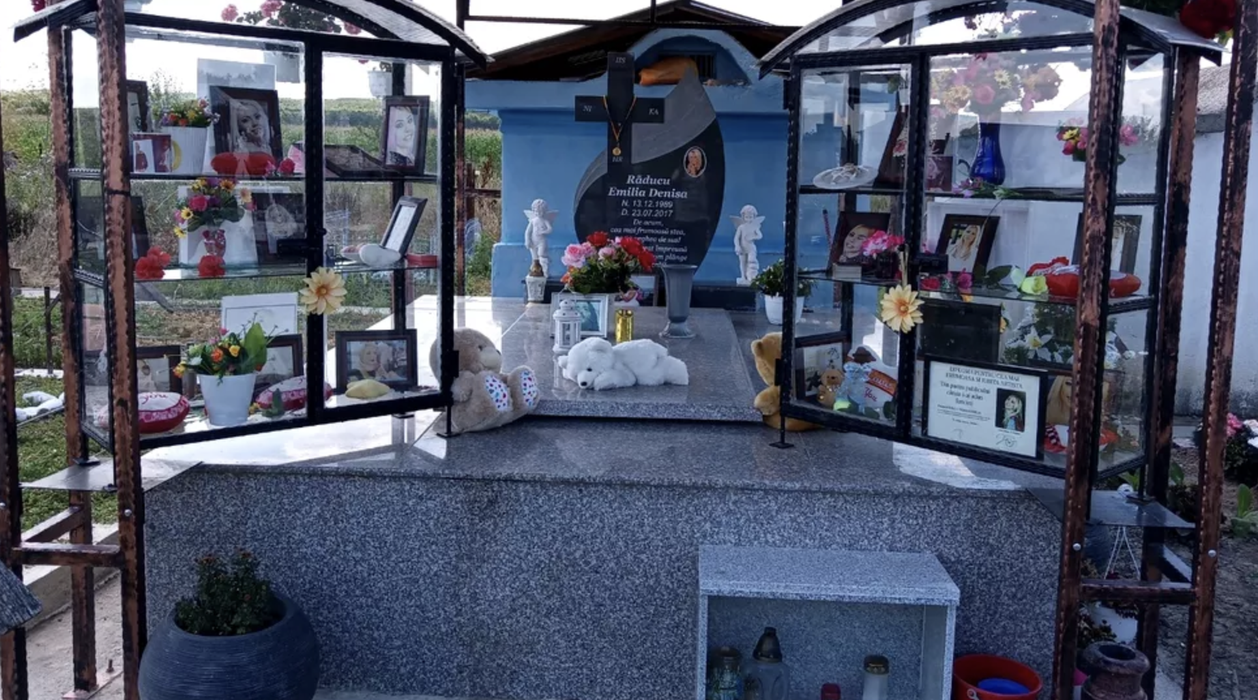 Cum a ajuns să arate mormântul Denisei Răducu, la 7 ani de la moartea sa. O fană a filmat totul: „Acum au uitat-o…”