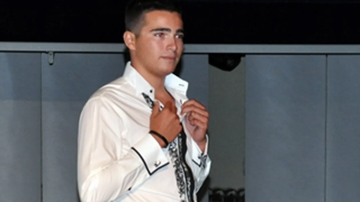 Radu Mazare Junior face reclama camasilor create de mama sa