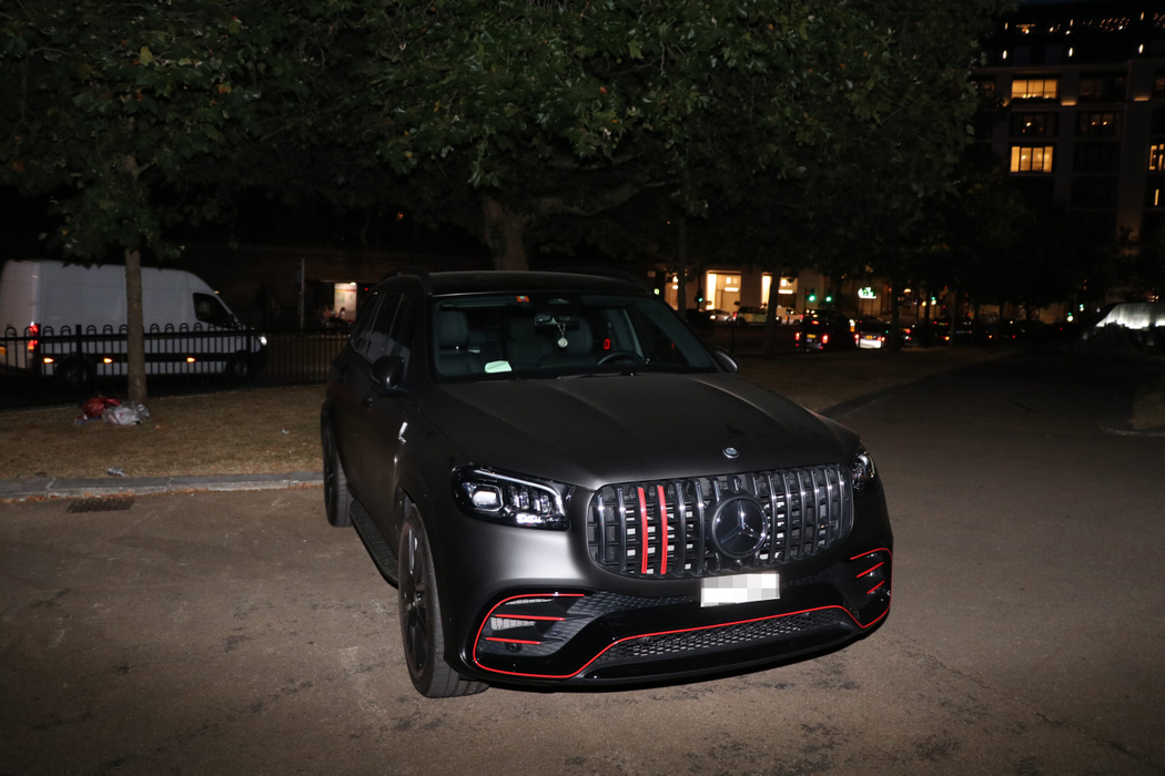 Ferrari Monza de 4,3 milioane de € și alți bolizi, confiscate de poliția din Londra pentru producerea de zgomot excesiv. Șoferii conduceau periculos