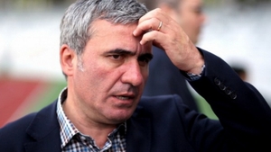 Victor Ponta: "La multi ani, Gheorghe Hagi! Esti una dintre cele mai mari valori ale Romaniei!"