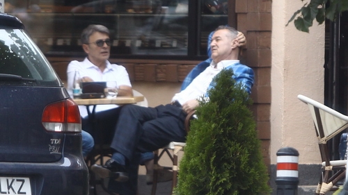 Gigi Becali a uitat de bunele maniere! Aflat pe o terasa din Capitala, latifundiarul a fost filmat in timp ce...