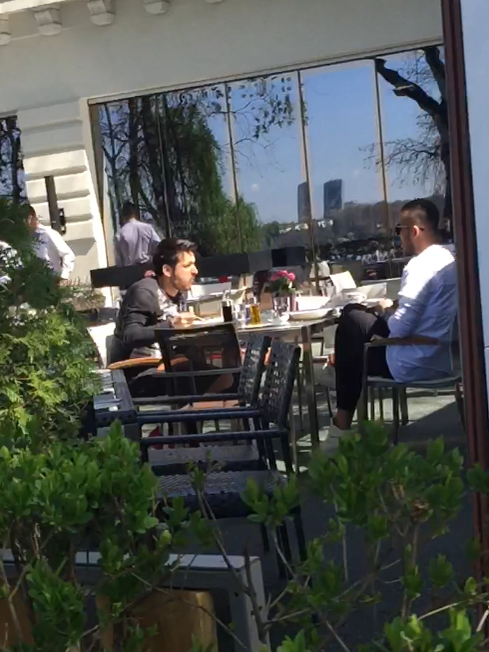 Scandalul de la ”naţională” nu l-a lecuit! Cum l-am filmat la terasă pe stelistul Alibec la o zi după derby-ul cu Dinamo