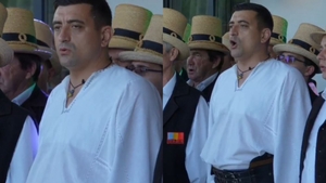 Imagini rare! George Simion a cântat în cor la botezul fiului său