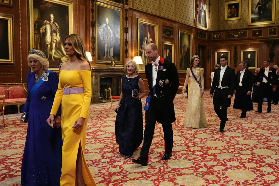 Melania Trump și Kate Middleton, apariții total diferite la dineul regal. 