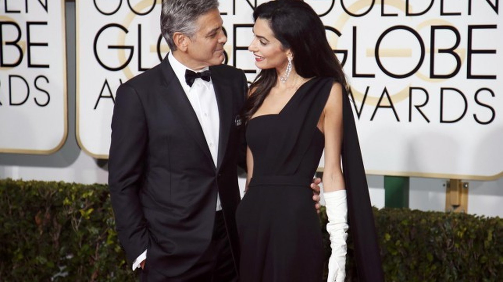 După ce s-a zvonit că GEORGE CLOONEY şi AMAL vor avea gemeni, s-a aflat! Soţia actorului ar urma să nască un băiat şi o fată