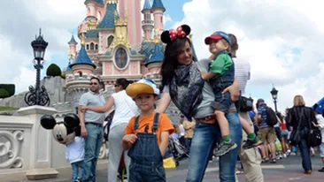 Andi Moisescu si-a dus familia in vacanta la Disneyland: Au fost doua zile pline, traite numai in parcuri, de la 10 dimineata si pana seara, la 7