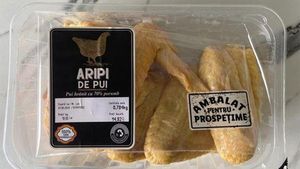 Ce a pățit o româncă, după ce a cumpărat o caserolă cu aripioare de pui dintr-un supermarket Lidl din Cluj. Ce era înauntru, de fapt