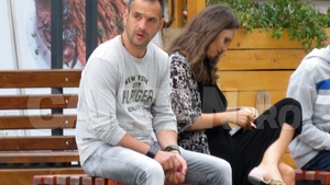 E mieluşel după ce a ”călcat strâmb”. Mădălin Ionescu şi soţia au trecut peste ”criza” din căsnicia lor!
