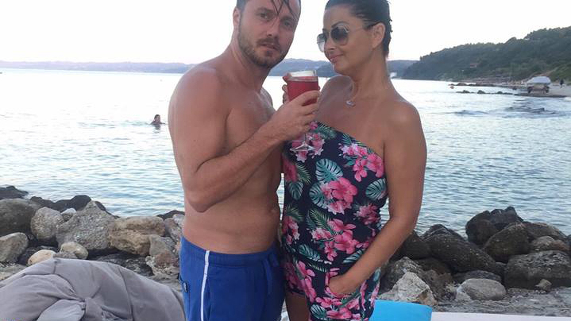 GABRIELA CRISTEA, selfie pe... şantier! Fanii au văzut imediat ce apare pe fundalul fotografiei