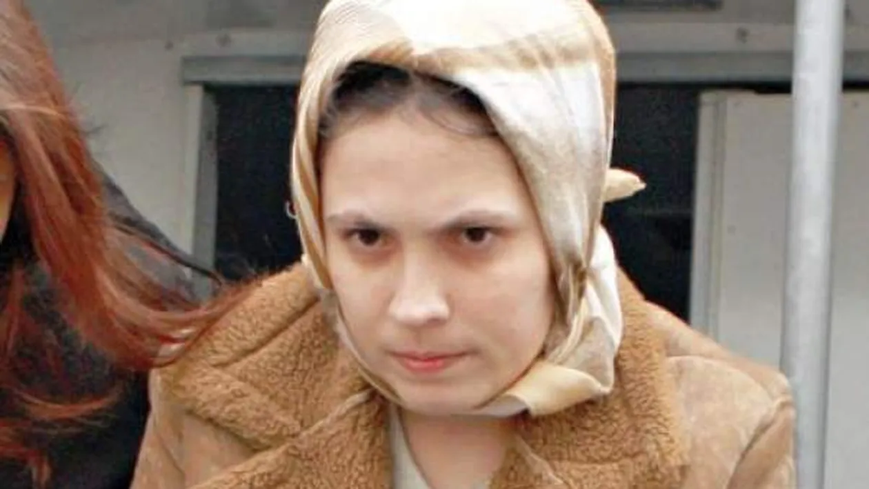 EXCLUSIV Mama din Brașov care și-a decapitat bebelușul cu un satâr a fost eliberată!