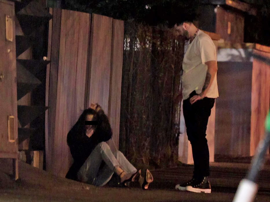 Puțină liniște, în care DJ-ul pune întrebările (Foto: CANCAN.RO)