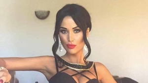 DANIELA CRUDU s-a afişat AŞA în direct, iar fanii nu s-au mai putut abţine! Ce i-au transmis brunetei "păcătoase"