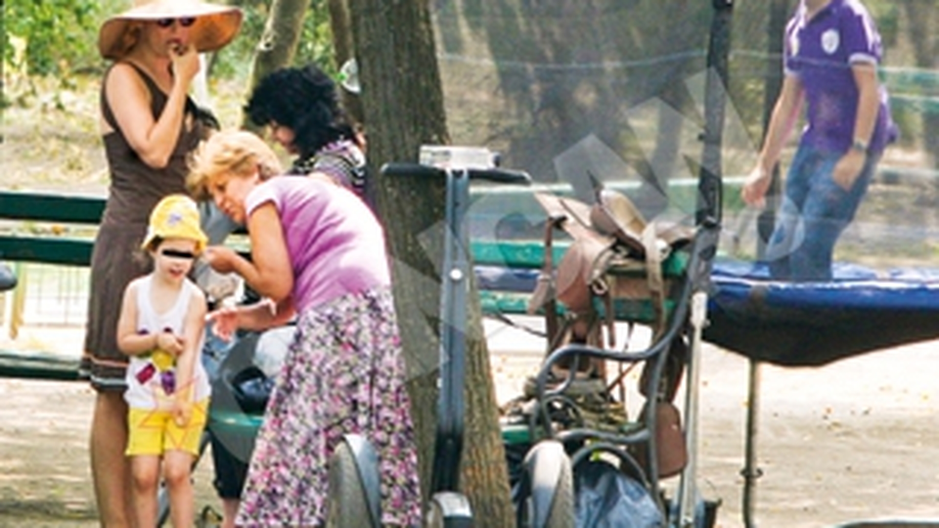 Familia Banica a dat navala in parc!