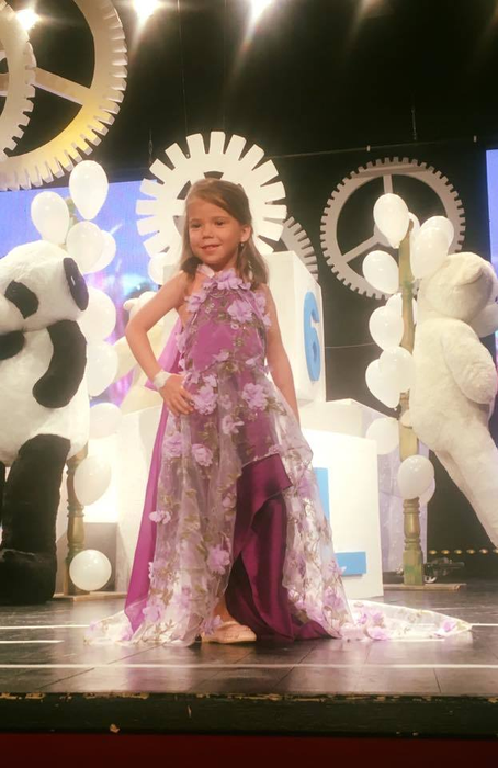 Băieţii Gabrielei Firea, modele pentru Cătălin Botezatu! David şi Zian au defilat pe podiumul de modă