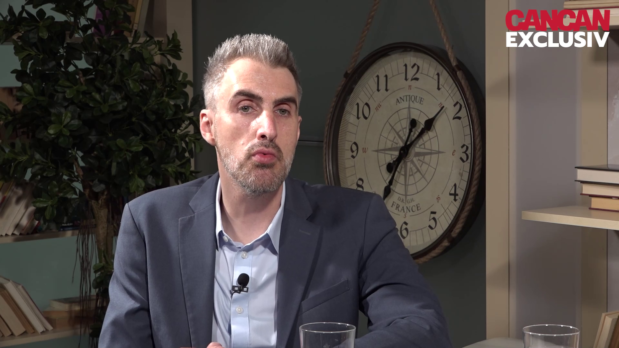 Ernest Takacs este prezentatorul emisiunii ”În căutarea adevărului”, difuzată de luni până vineri, de la ora 13:00, la Kanal D