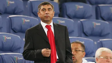 IMAGINI EXCLUSIVE Văduva lui Vasile Turcu a trecut pe la mormântul milionarului şi…