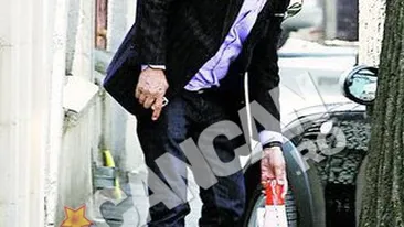 Vizita de lucru la vila din Dorobanti! Nasty a facut pe parcagiul pentru iubita sa