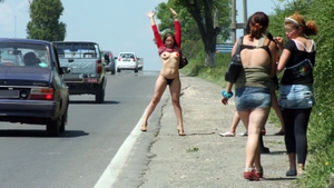 Minore rapite, electrocutate si drogate inainte sa se se prostitueze. “Duduienii” si “Sadovenii” au primit condamnari grele dar si