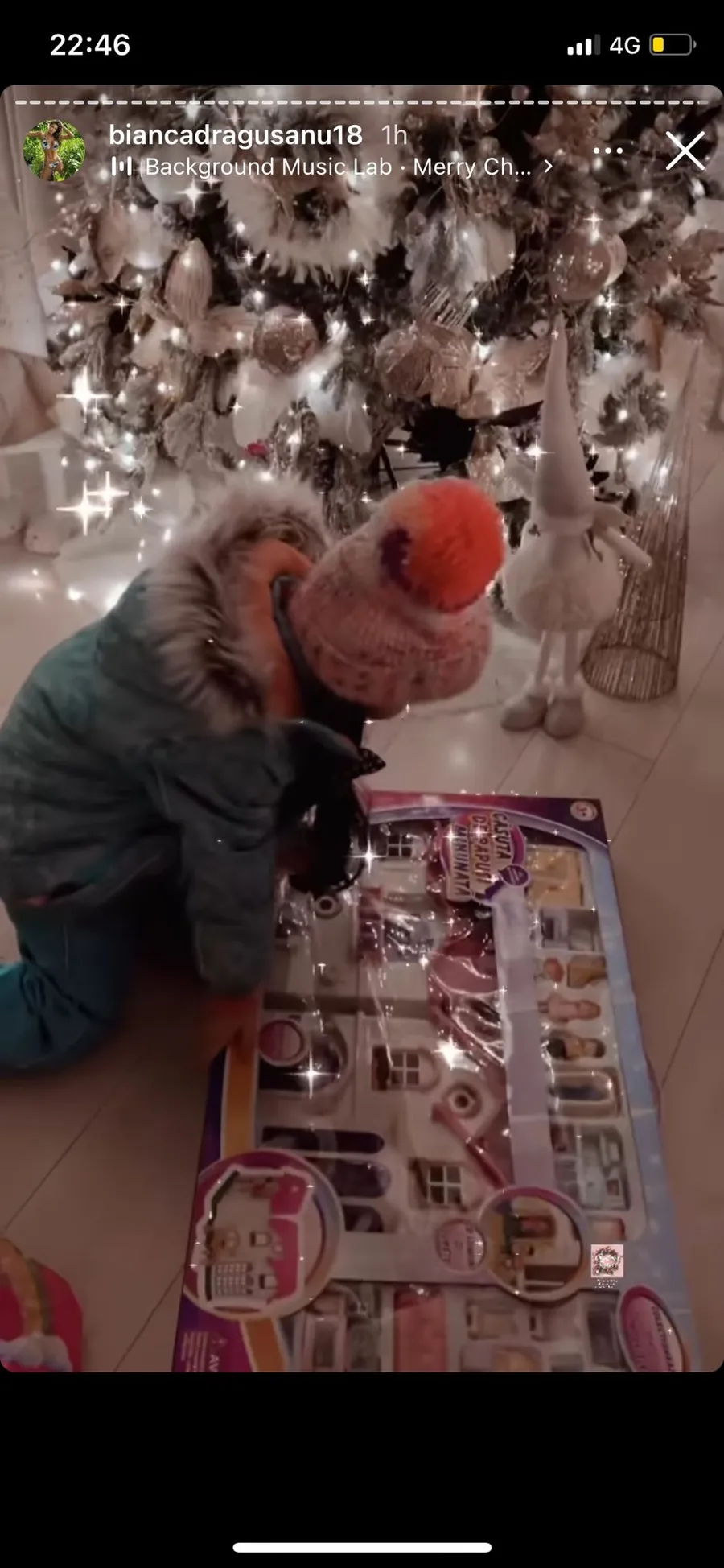 Fiica Biancăi Drăgușanu este foarte fericită cu ce i-a adus Moșul