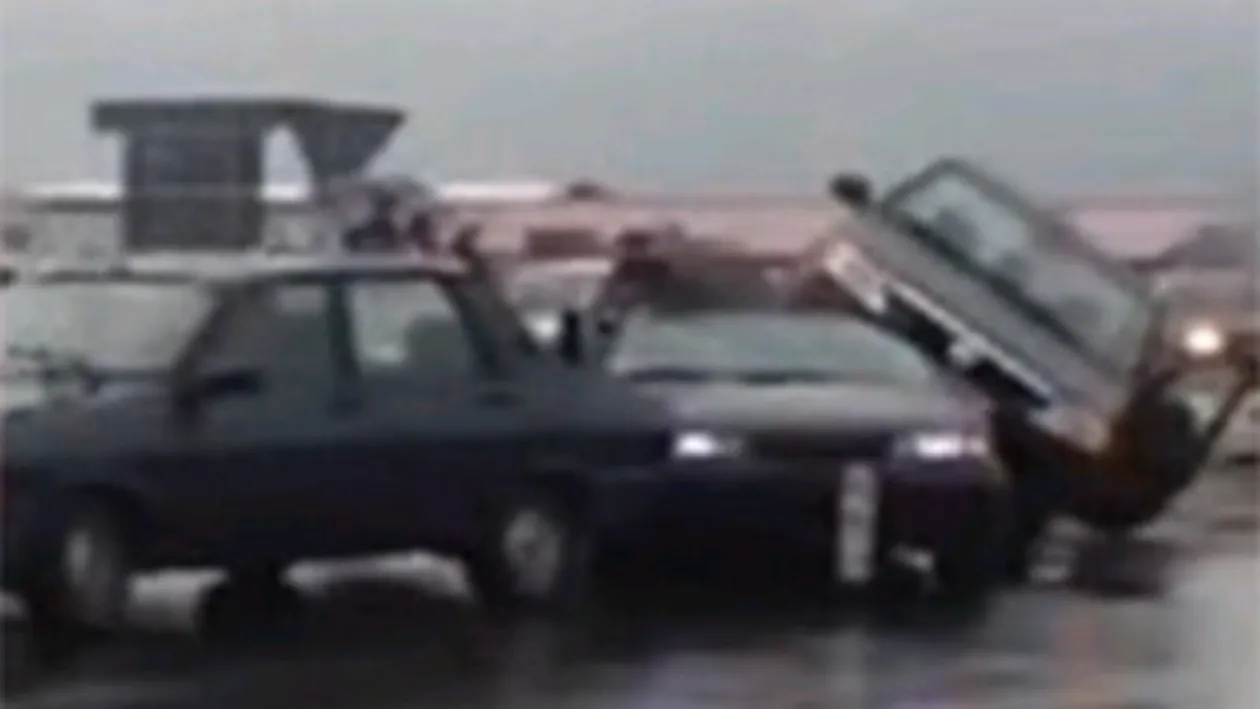 Accident in lant pe autostrada Bucuresti-Pitesti! 4 persoane sunt ranite