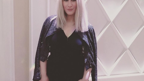 ADDA şi-a botezat băieţelul! Uite ce ţinută sexy a purtat cântăreaţa