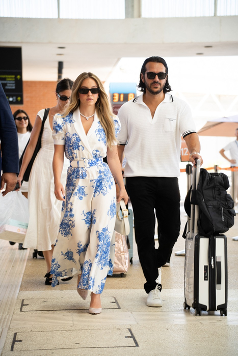 Sydney Sweeney și Jonathan Davino sosesc la cea de-a 81-a ediție a Festivalului Internațional de Film de la Veneția, pe 31 august 2024. Foto: Profimedia