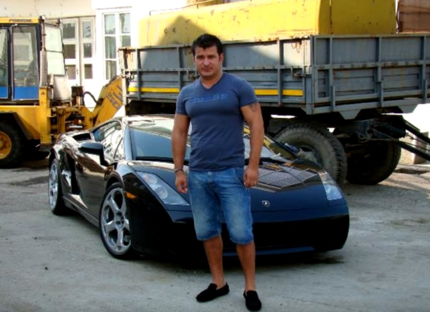 A avut multe femei, numai una și una, dar nici cu mașinile nu îi e rușine! Adi de la Vâlcea, garaj de peste jumătate de milion de euro