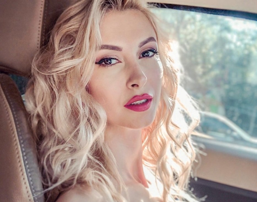 Andreea Bălan, în război cu fanii după ce s-a fotografiat aşa: „Zău…”