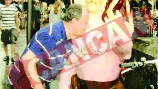 La 63 de ani, coleg de facultate cu mama sa de 82 de ani
