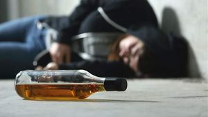 Doi copii de 14 și 16 ani, în pragul comei alcoolice la spitalul din Iași! Au băut votcă și whisky. Medicii sunt în alertă