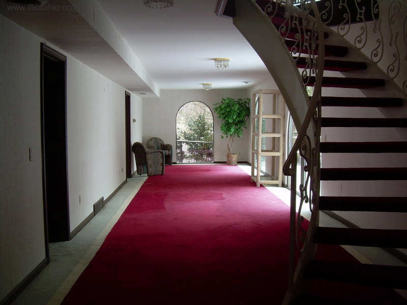 Aşa arată vila abandonată a lui MIKE TYSON, în care nu a locuit nimeni aproape 20 de ani. Imaginile sunt spectaculoase