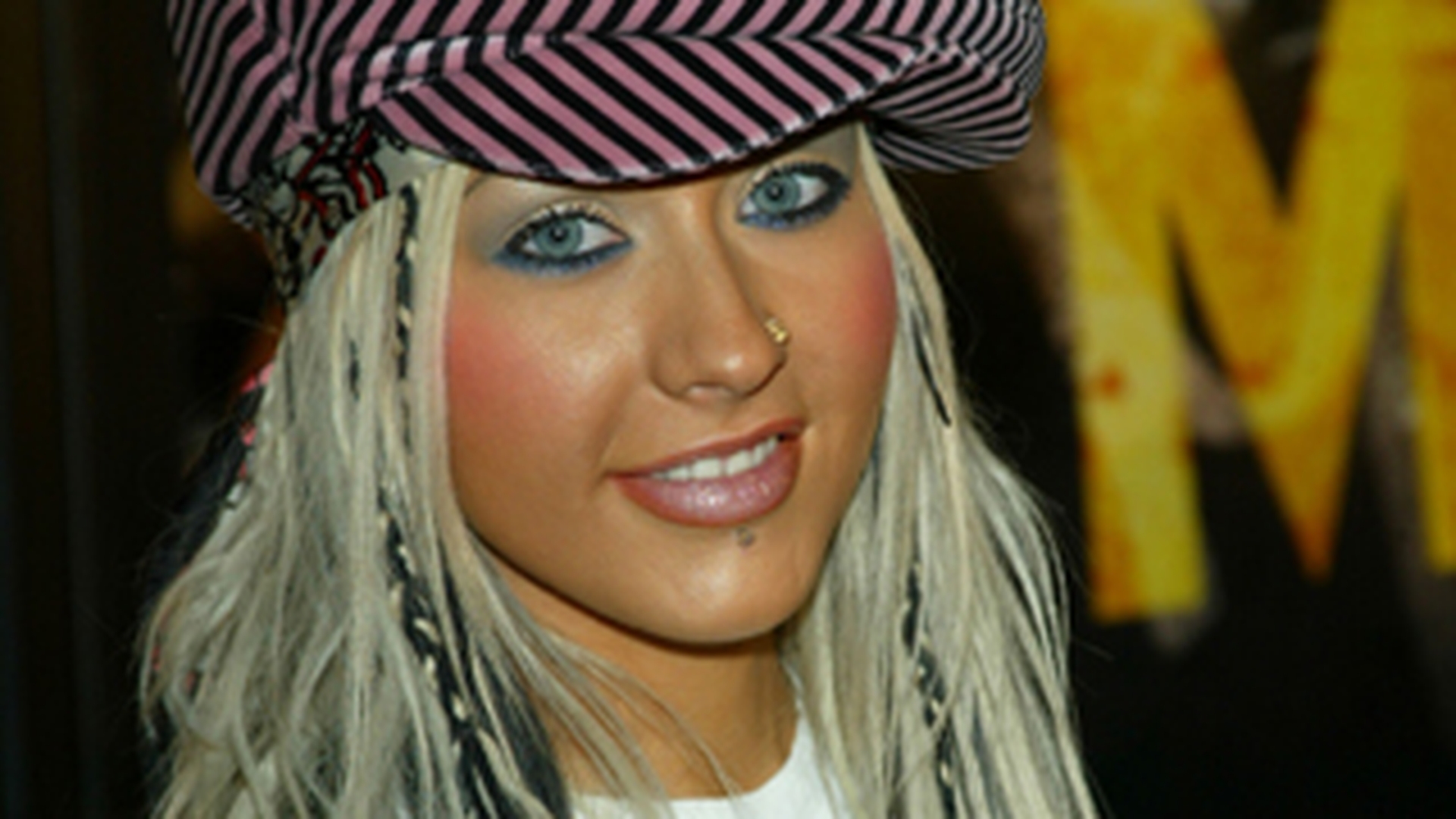 Christina Aguilera, printesa prostului gust! Vezi aici cateva dintre cele mai urate tinute purtate de artista