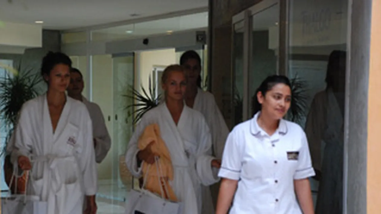 Bote isi marita fetele de la Next Top Model! Vezi cum se pregatesc concurentele de nunta!