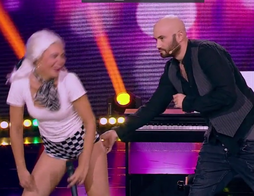 Imagini de senzaţie! MIHAI BENDEAC a rămas în chiloţi la TV! Cine l-a provocat să îşi dea pantalonii jos