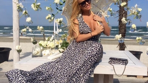 Primele imagini cu ANDA ADAM în costum de baie, după ce a născut!