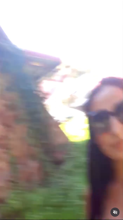 Vă mai amintiți de Andreea, tânăra care a devenit celebră la Insula iubirii cu ”șlarfii ei”? L-a părăsit pe bărbatul abuziv