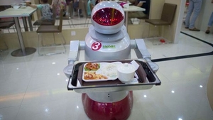 Credeai că roboţii ne vor fura joburile? Unul tocmai a fost concediat! 