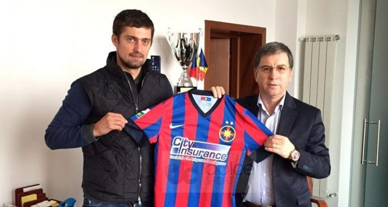 Gabi Tamaş, alături de preşedintele Argăseală, la prezentarea oficială