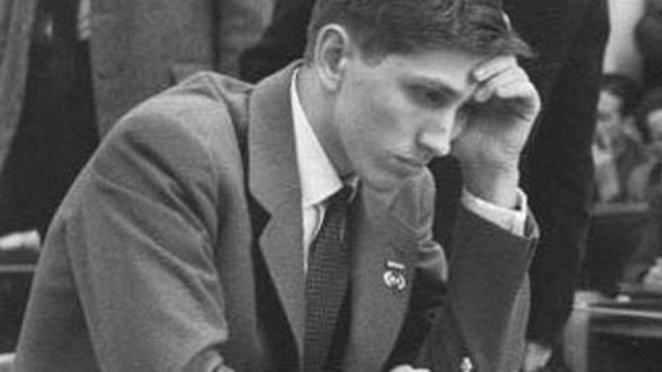 Ramasitele lui Bobby Fischer vor fi exhumate pentru a se efectua un test de paternitate