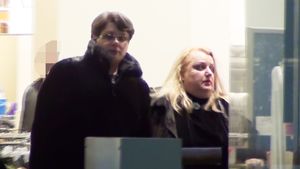 Credeai ca stii totul despre Fuego? Uite cu ce blonda misterioasa se plimba cantaretul prin mall
