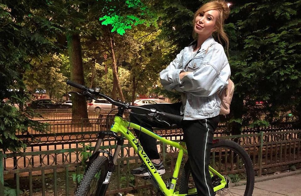 Xonia și-a făcut o operație delicată. Și mama artistei a ajuns pe mâinile medicului! Ce au pățit cele două