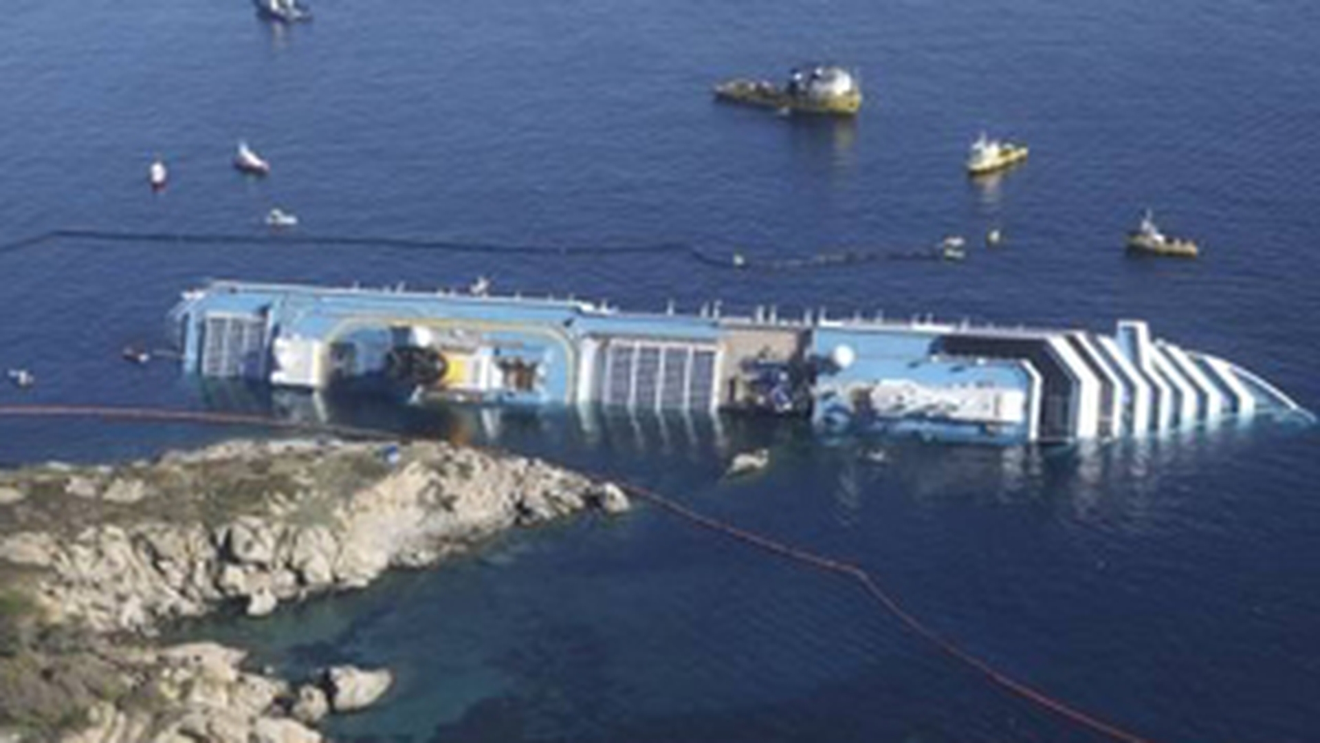 Mutarea epavei navei Costa Concordia va dura intre "sapte si zece luni"