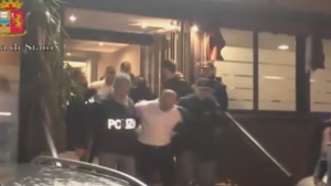 Razie a poliţiştilor italieni, în timpul unui botez! Şapte moldoveni au fost reţinuţi