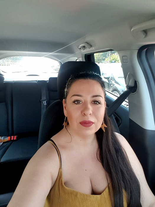 OANA ROMAN  a dezvăluit ce ar schimba la fizicul ei şi în cine s-ar reîncarna:,,Mi-aş dori să am picioare mai lungi…‘’