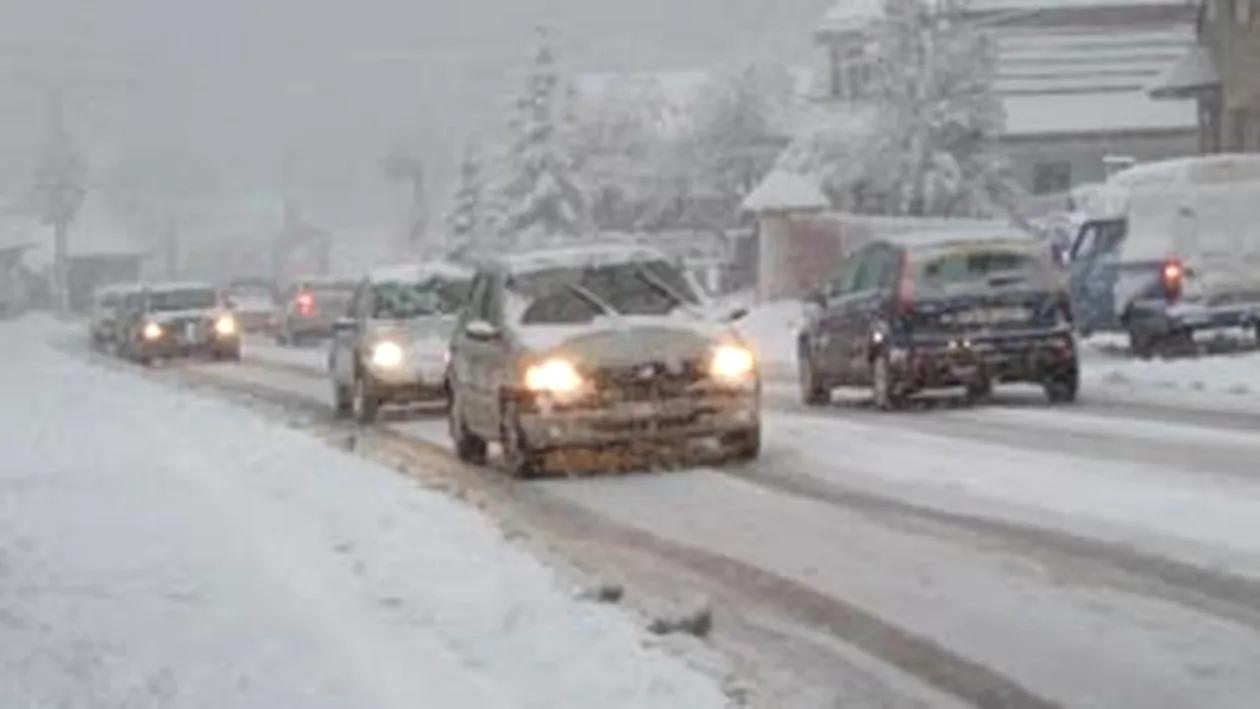 Traficul rutier din nordul tarii se desfasoara in conditii  dificile din cauza ninsorilor