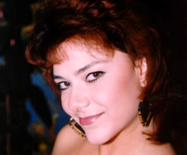 MARINA SCUPRA a fost condusă pe ultimul drum! Soţul s-a prăbuşit la mormântul artistei