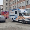 Atac la o școală din Bistrița. Un elev și-a înjunghiat profesoara în sala de clasă
