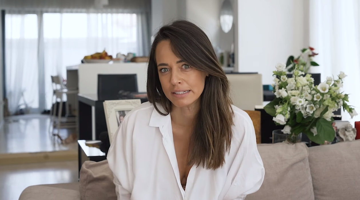 Andreea Raicu a spus adevărul despre operațiile estetice: “Procedurile care mă ajută pe mine să nu se vadă ridurile sunt…”