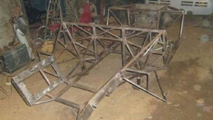 Nu si-a permis sa isi cumpere masina visurilor sale asa ca... si-a construit-o singur! Cum arata acest McLaren F1